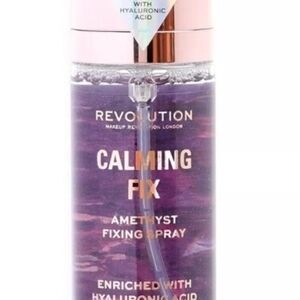 Revolution Amethyst Fixing Spray with Hyaluronic Acid